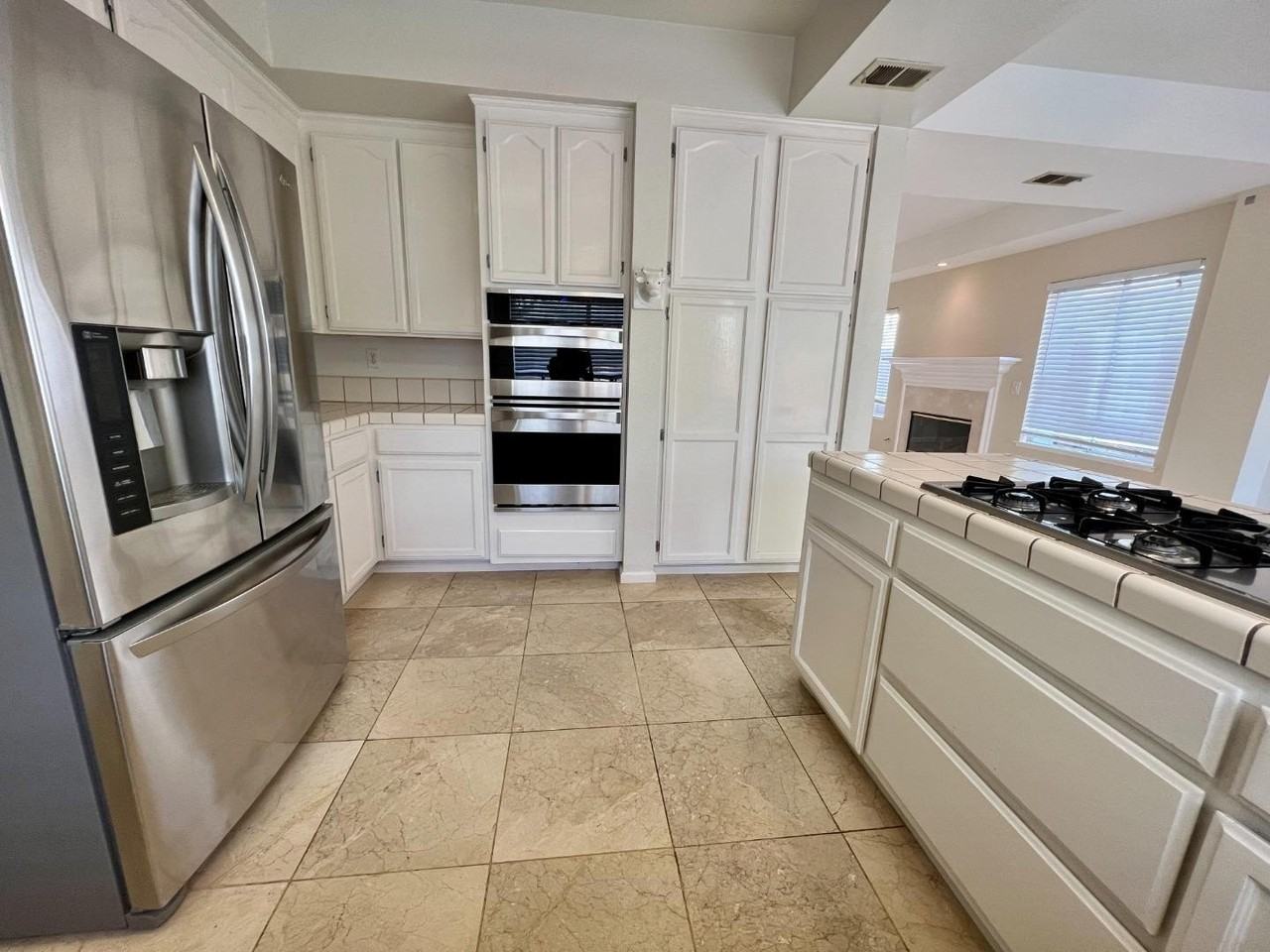 11688 Olive Spring Ct - Photo 5 of 26