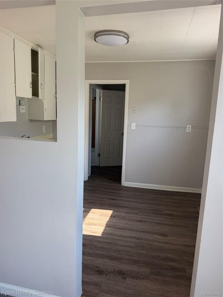 34573 Annapolis St - Photo 4 of 7