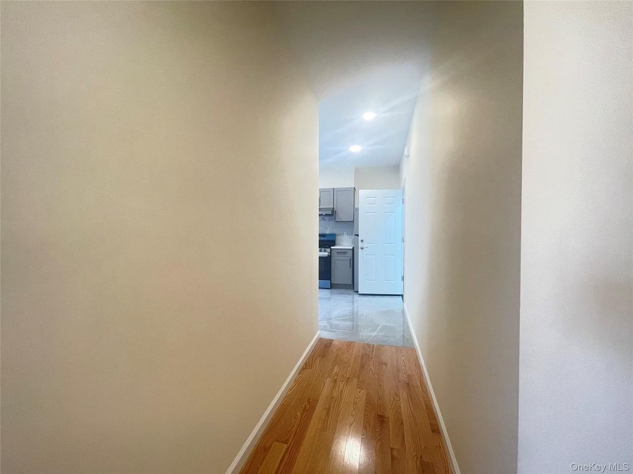 1006 Jericho Tpke #2F - Photo 6 of 8