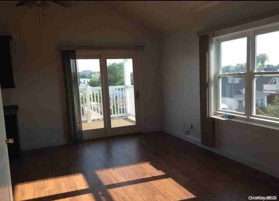 469 E Hudson St - Photo 5 of 10