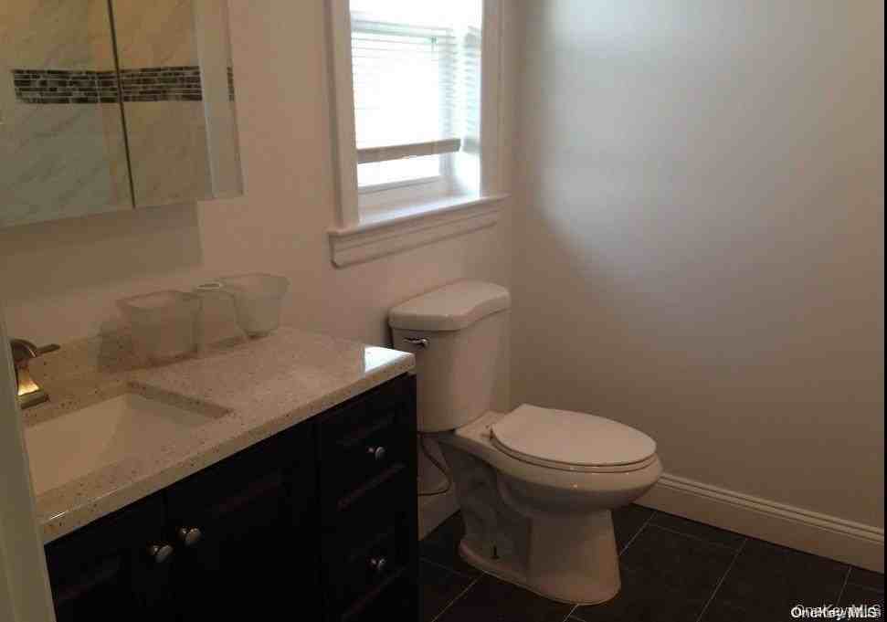 469 E Hudson St - Photo 7 of 10