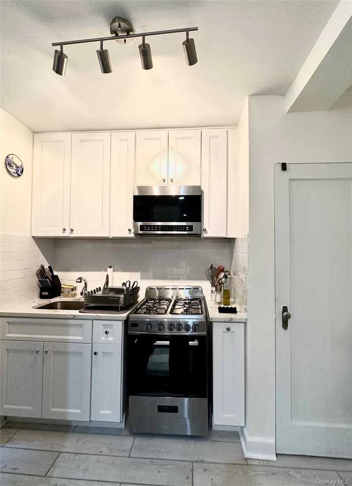 101 Ellwood Ave #1E - Photo 2 of 16
