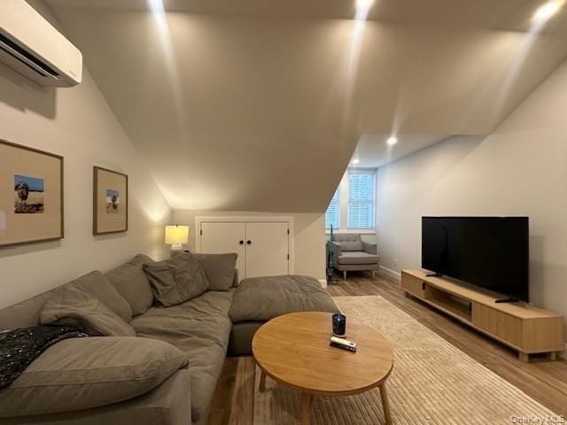68 Nassau Rd #2ndFL - Photo 3 of 15