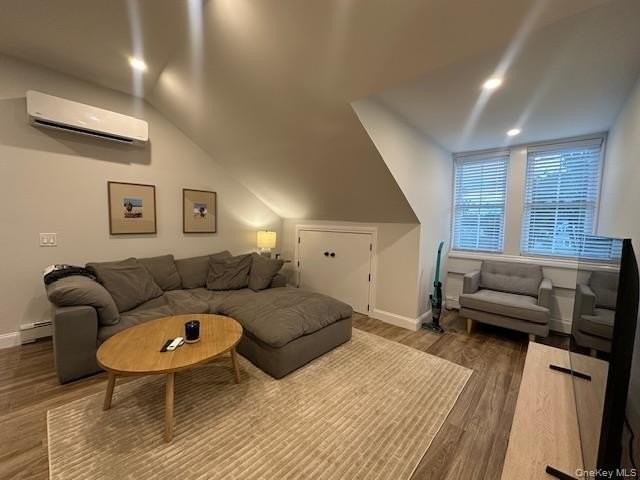 68 Nassau Rd #2ndFL - Photo 5 of 15