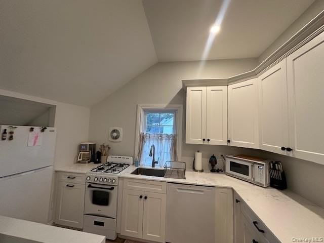 68 Nassau Rd #2ndFL - Photo 7 of 15