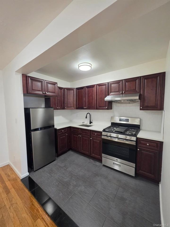 4125 Kissena Blvd #2J - Photo 4 of 10