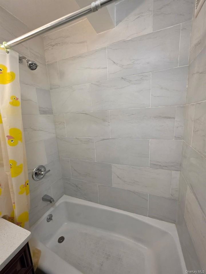 4125 Kissena Blvd #2J - Photo 7 of 10
