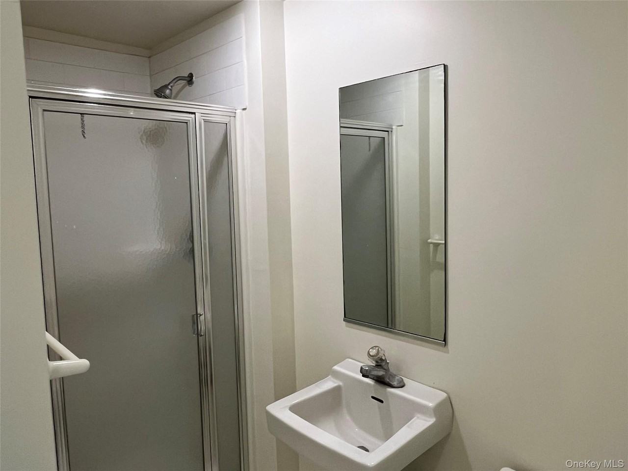 109 Main St - Photo 4 of 11