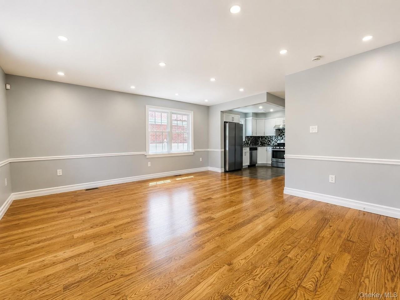 11312 Francis Lewis Blvd - Photo 2 of 16