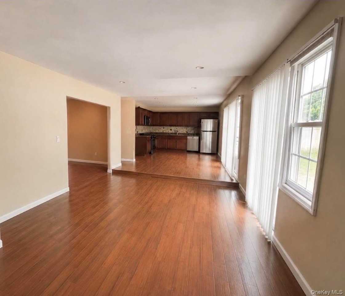 81 Bellwood Ave - Photo 3 of 14