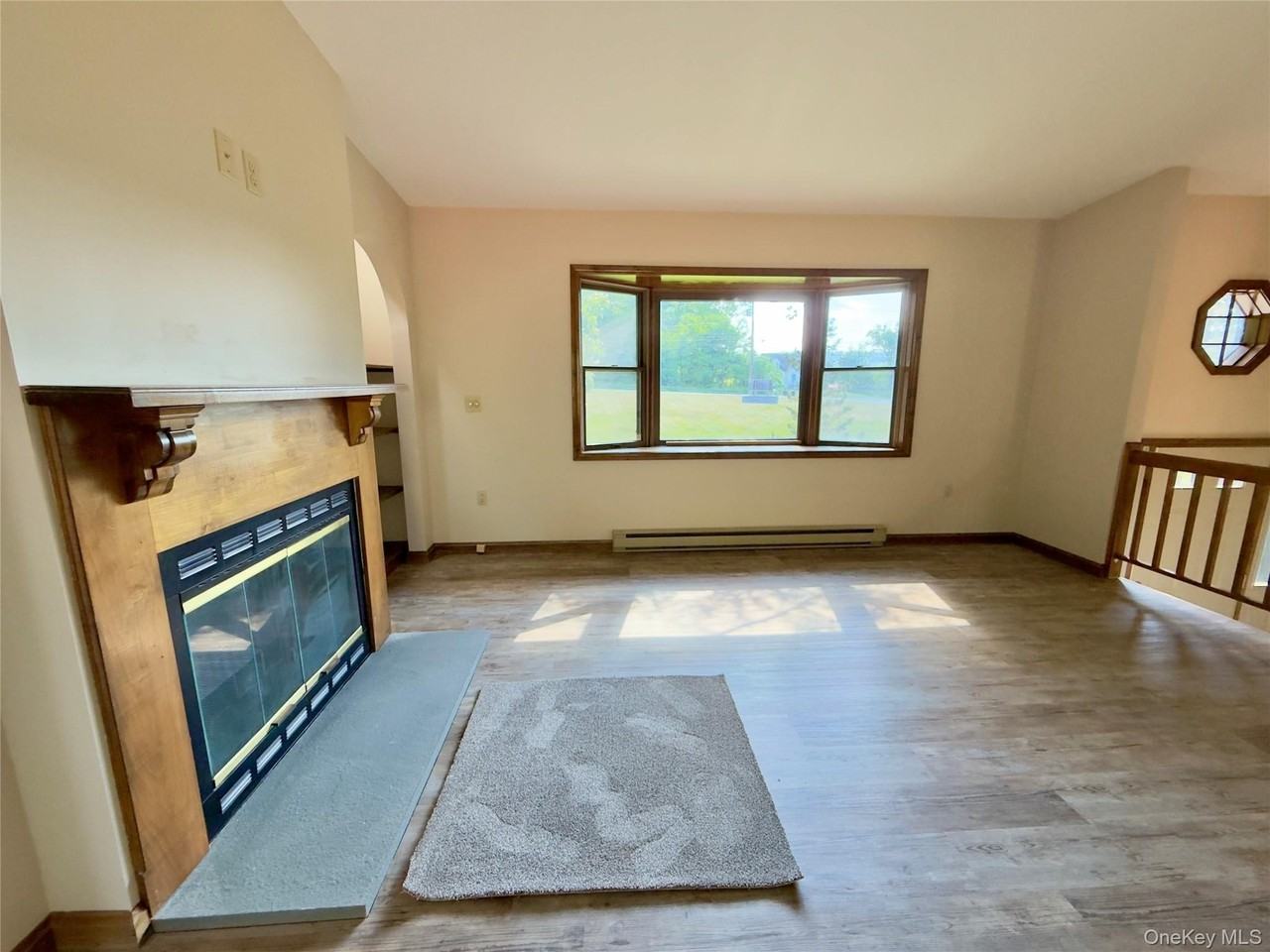 709 Bloomingburg Rd - Photo 3 of 20