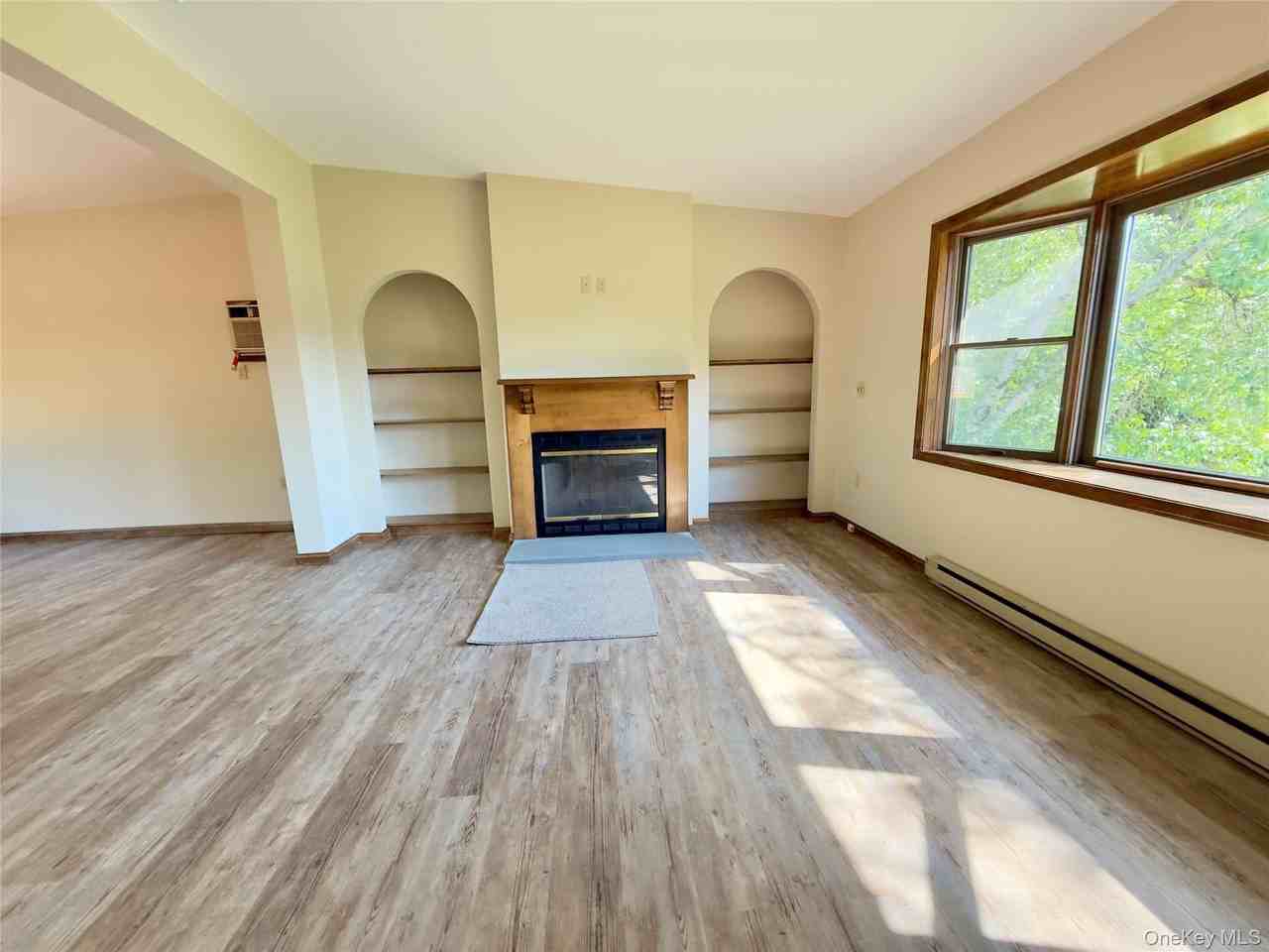 709 Bloomingburg Rd - Photo 4 of 20