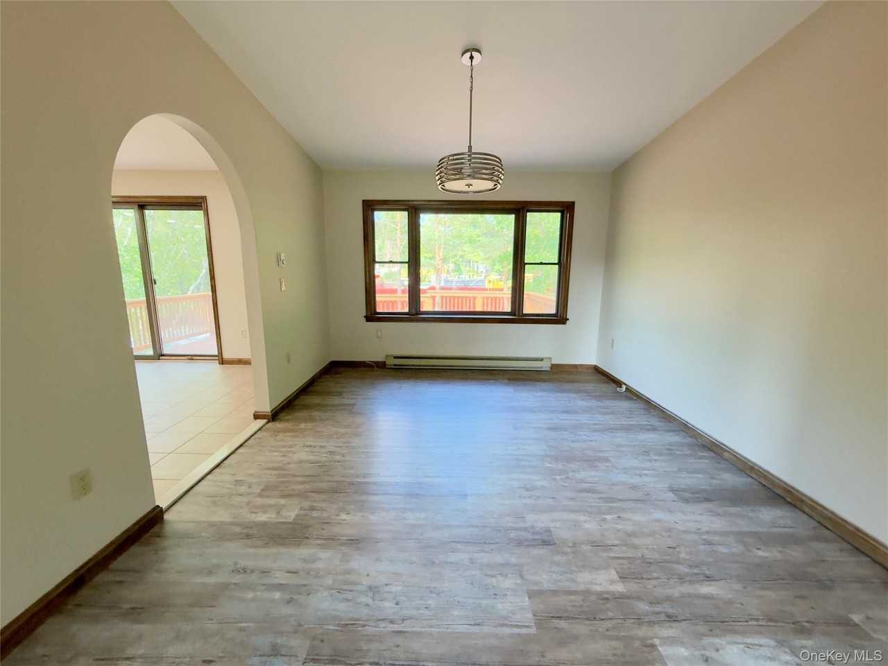 709 Bloomingburg Rd - Photo 5 of 20