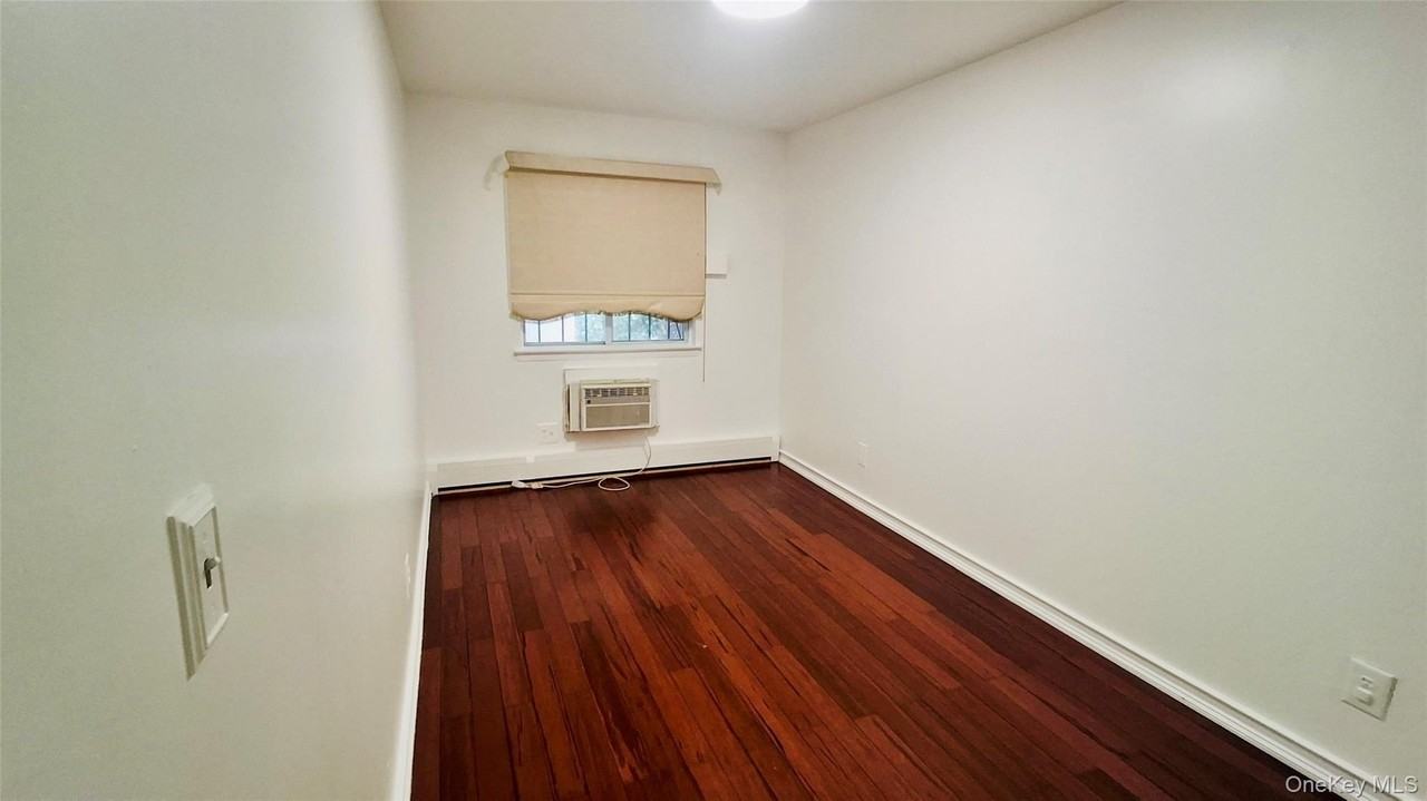 139 Hopkins St - Photo 3 of 9