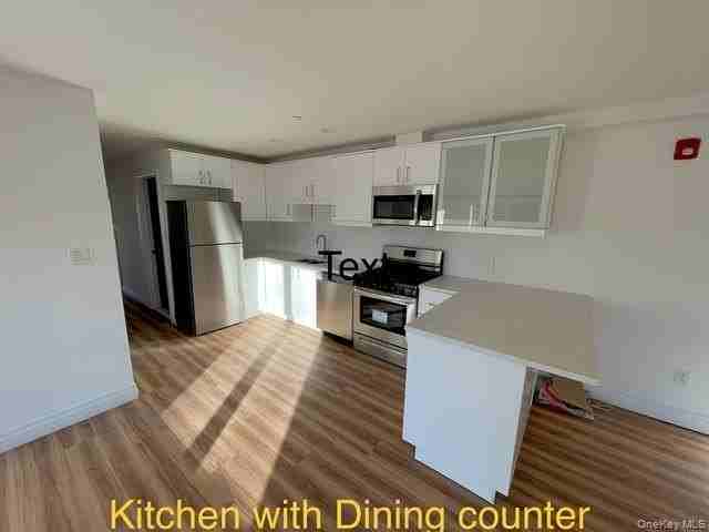 193 W Old Country Rd - Photo 2 of 10