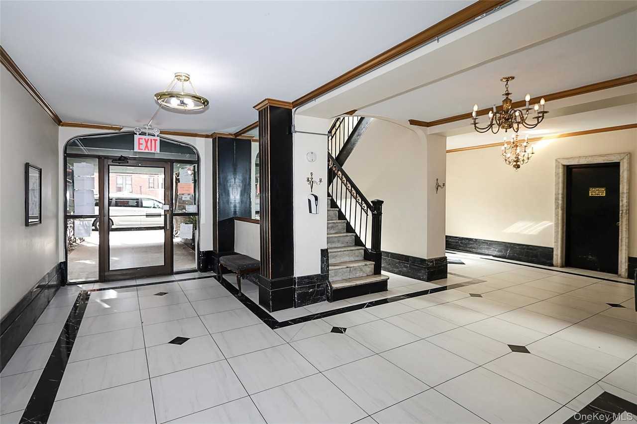 11525 Metropolitan Ave #233 - Photo 2 of 19
