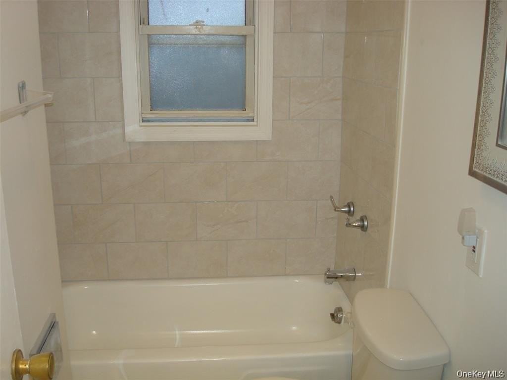 197 Fenimore Ave - Photo 3 of 6
