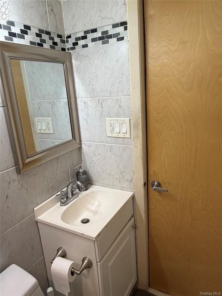 14730 Huxley St - Photo 2 of 6
