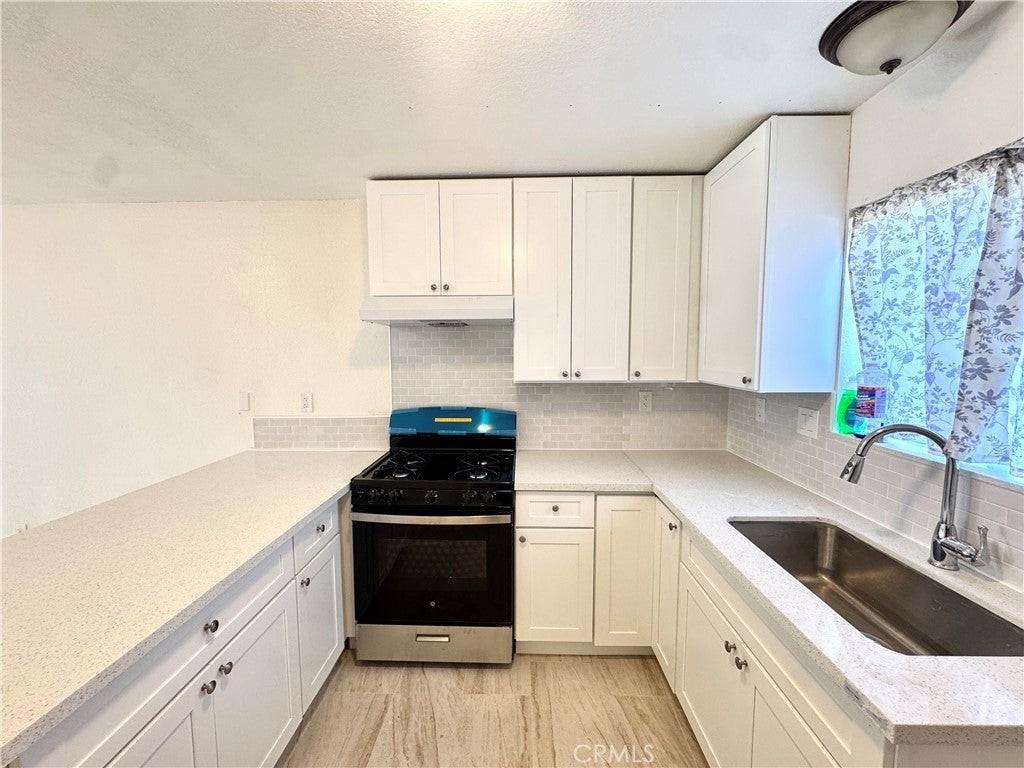 16214 Juniper St - Photo 3 of 9