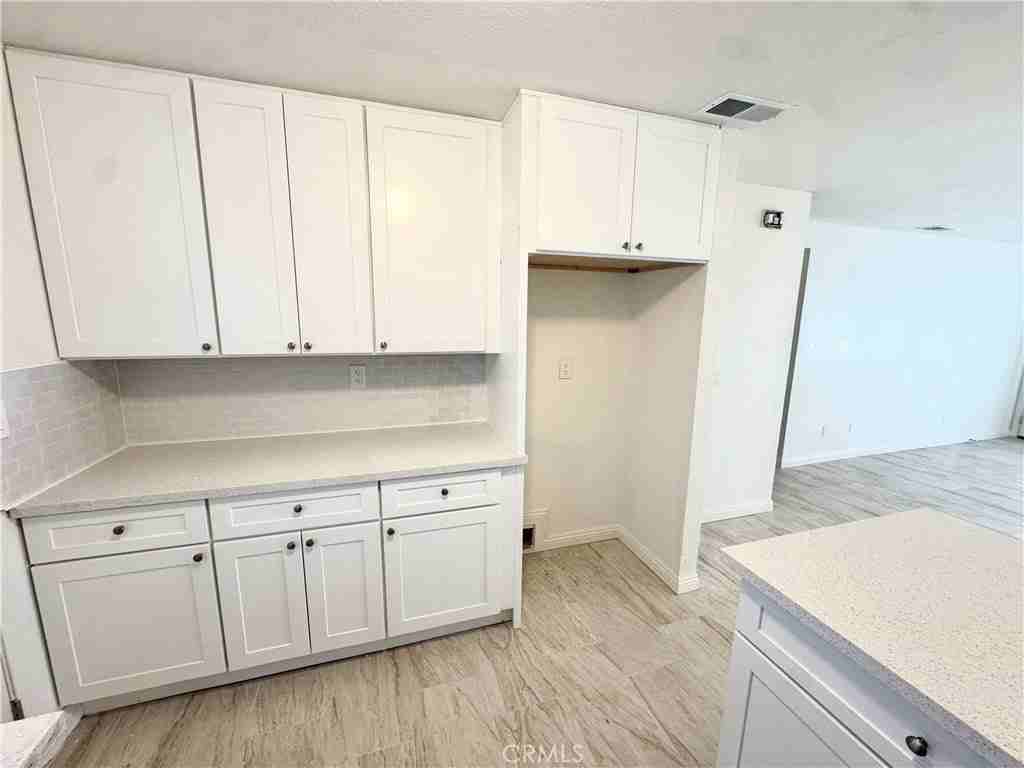 16214 Juniper St - Photo 5 of 9