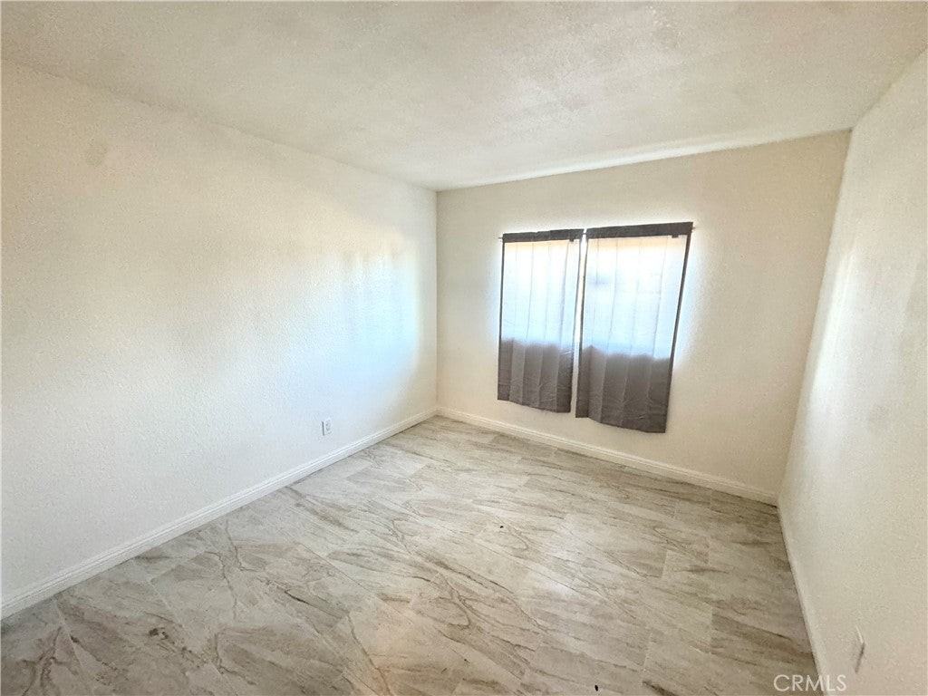 16214 Juniper St - Photo 6 of 9