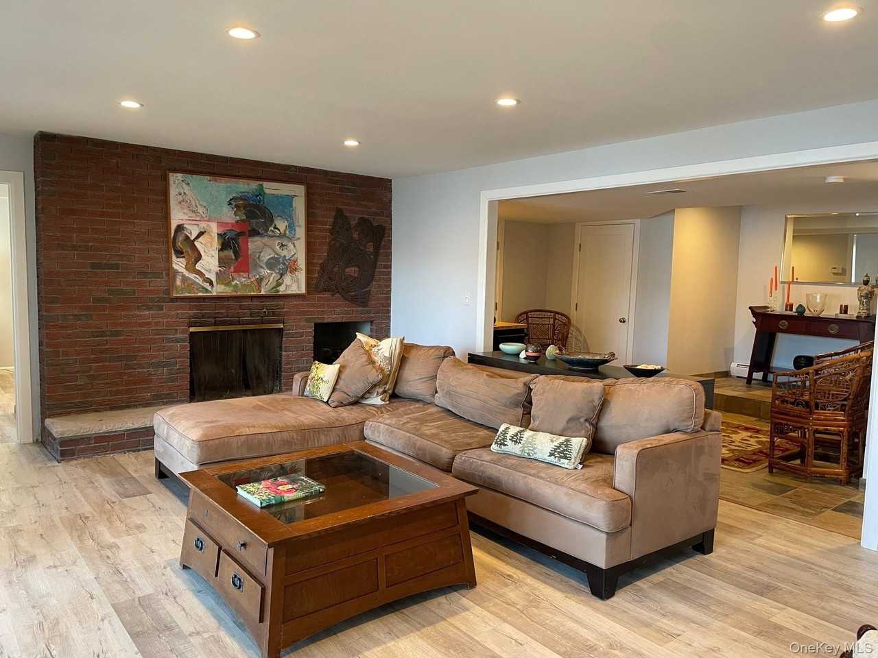 53 Woods Rd - Photo 2 of 15