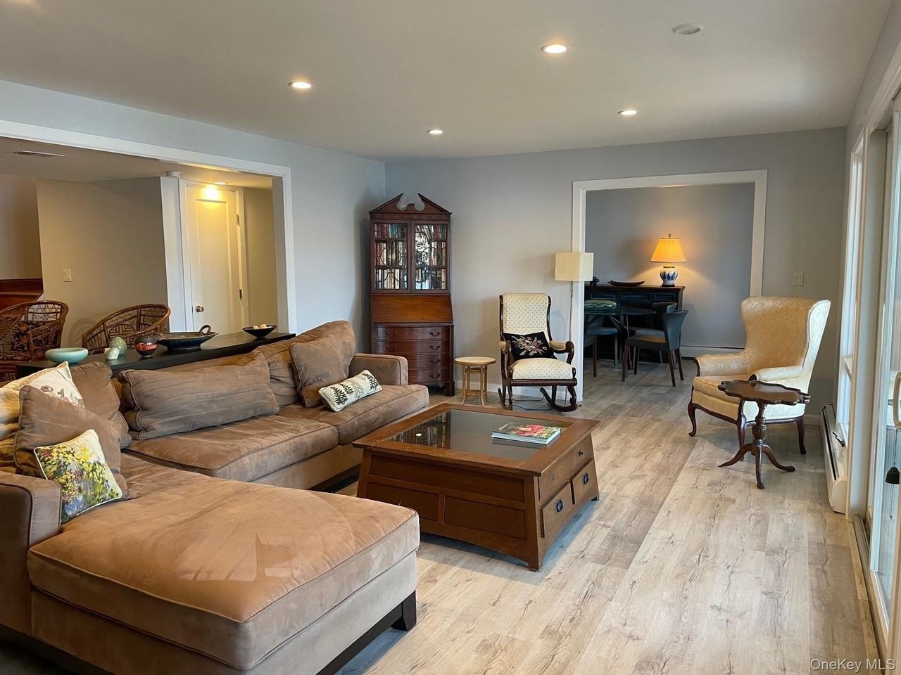 53 Woods Rd - Photo 3 of 15
