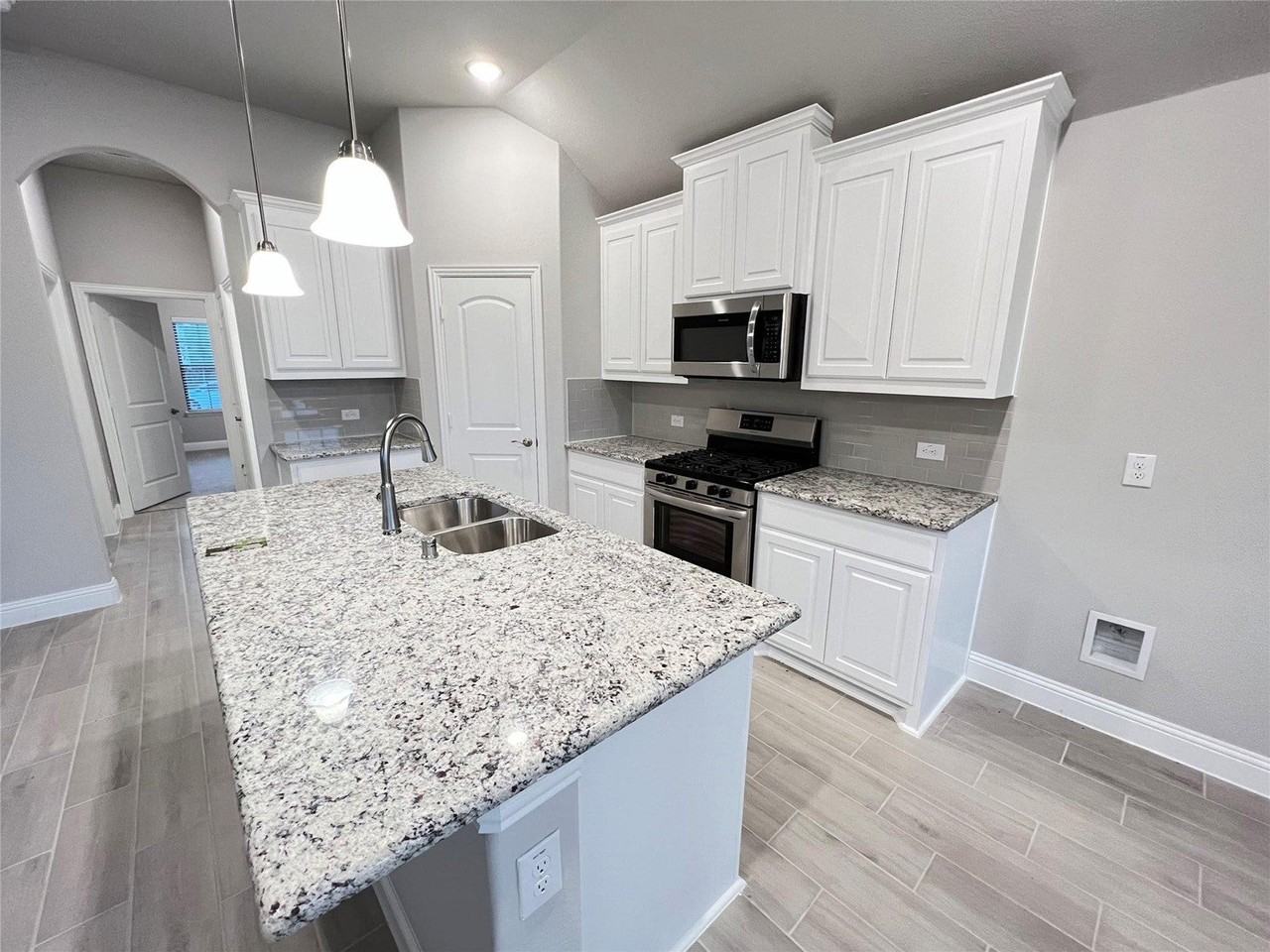 2901 Pronghorn Dr - Photo 3 of 18