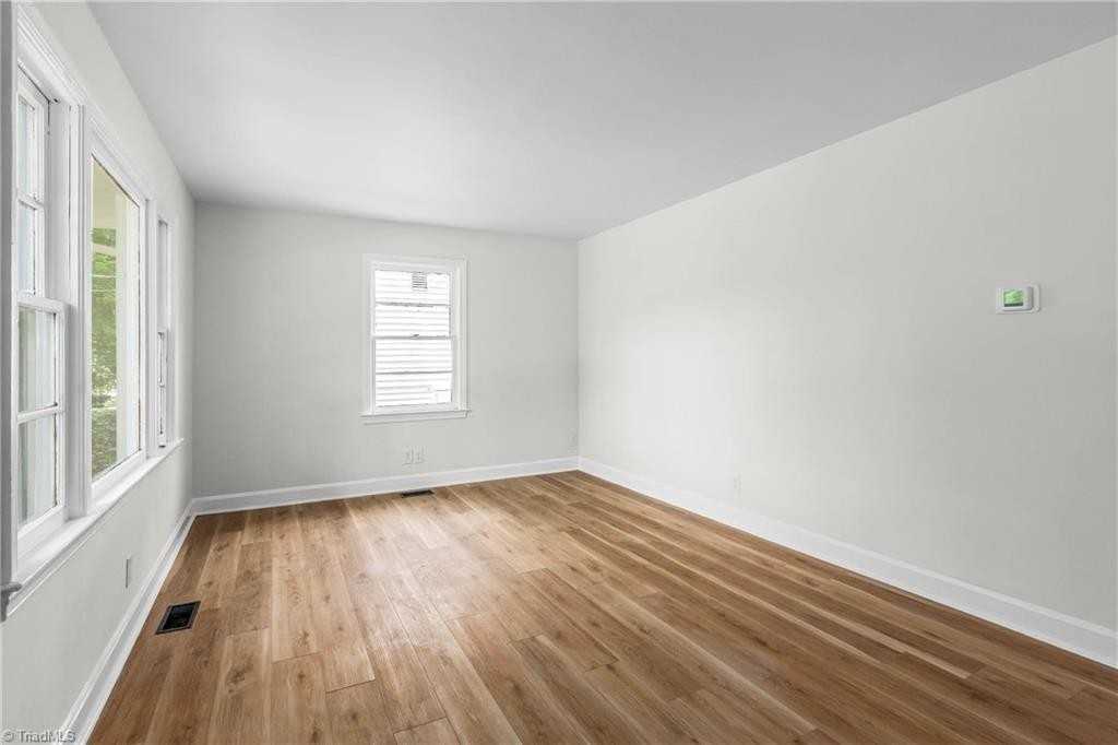 1447 Bretton St - Photo 2 of 15