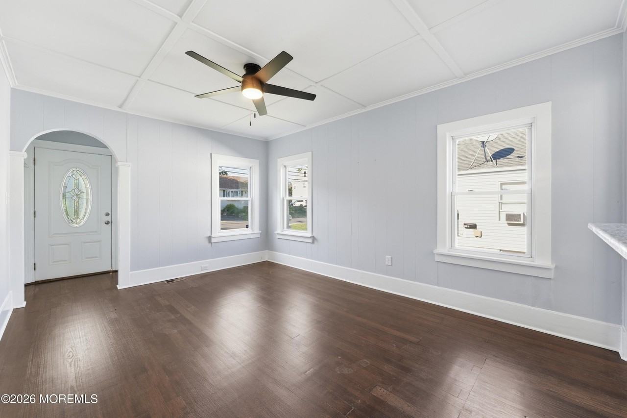 251 Main St - Photo 4 of 20