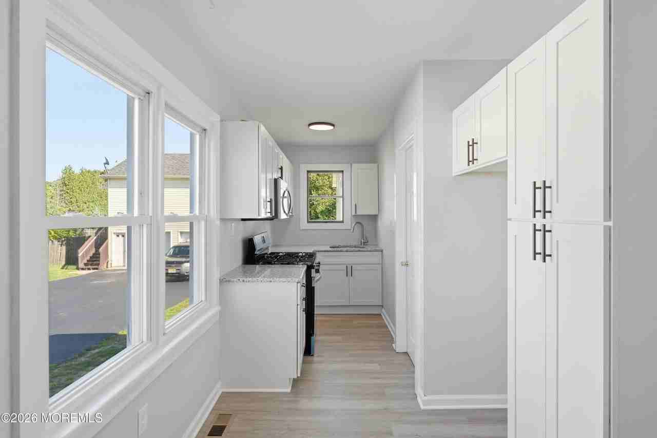 251 Main St - Photo 7 of 20