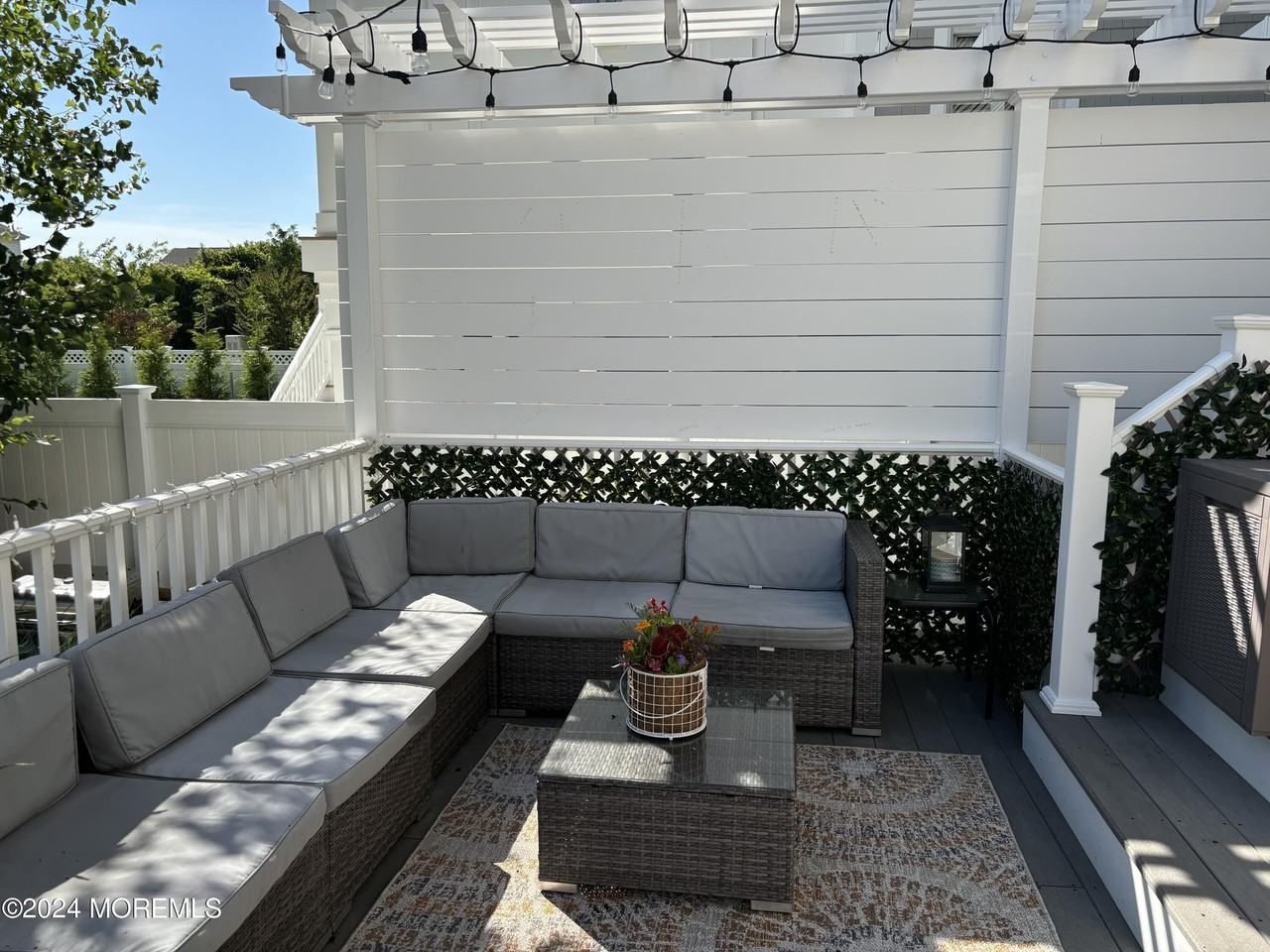 43 Ocean Ave - Photo 4 of 20