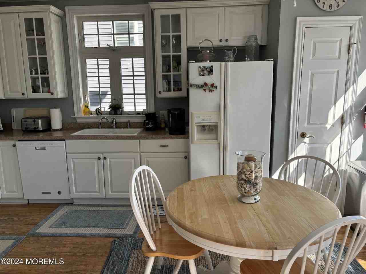 43 Ocean Ave - Photo 6 of 20