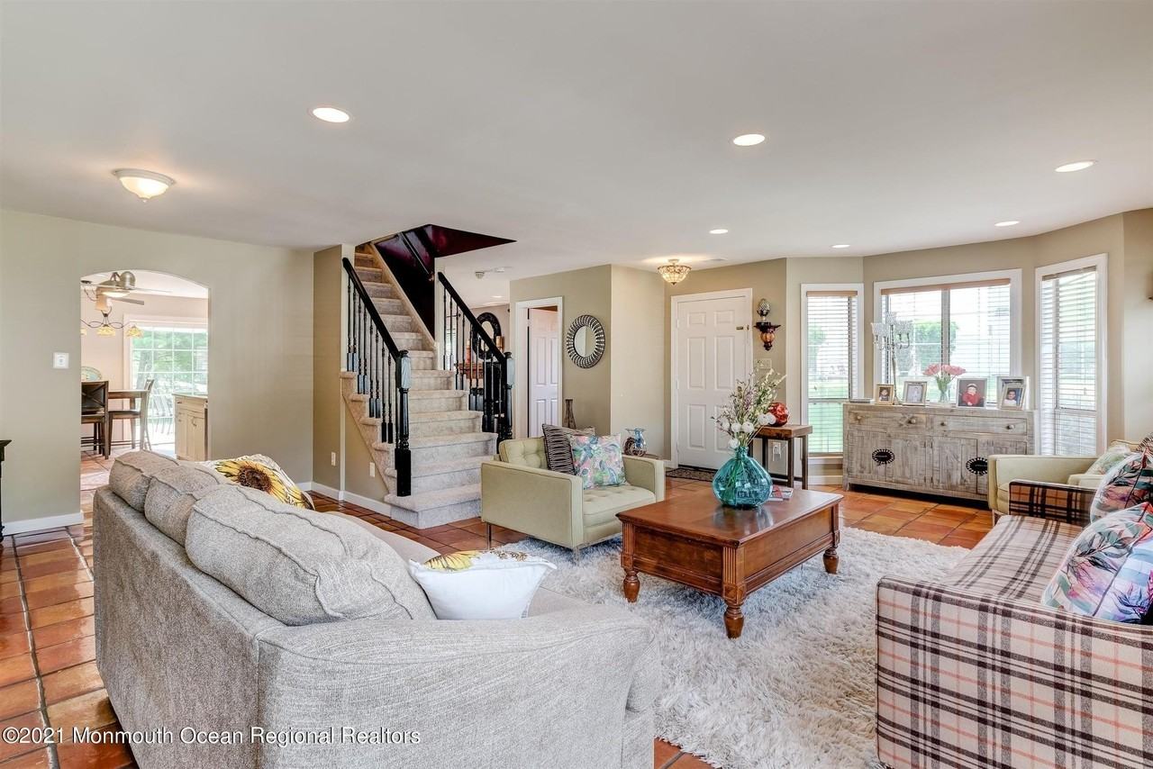 226 Teasdale Pl - Photo 7 of 30