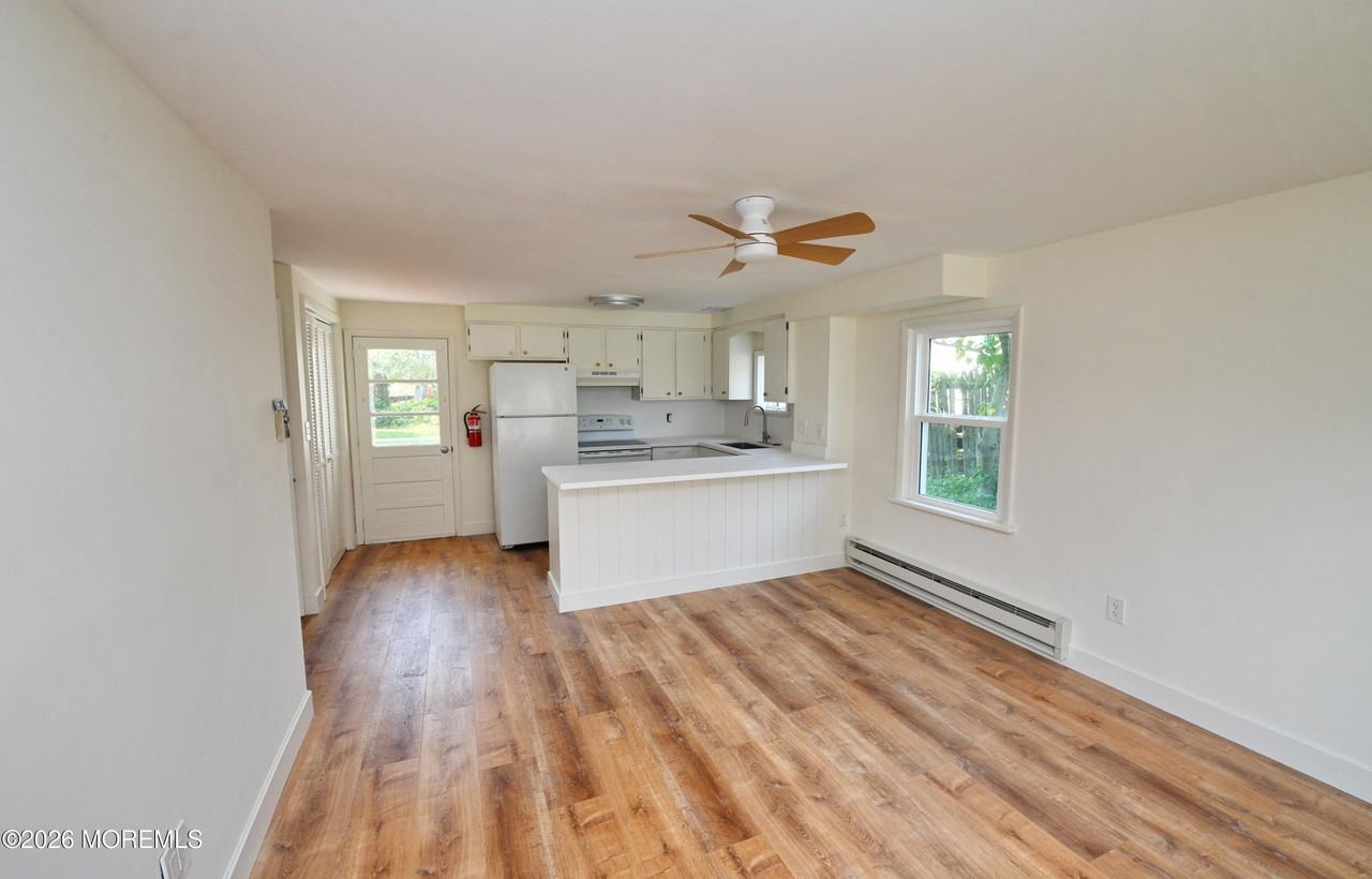 704 Mount Pl - Photo 3 of 10