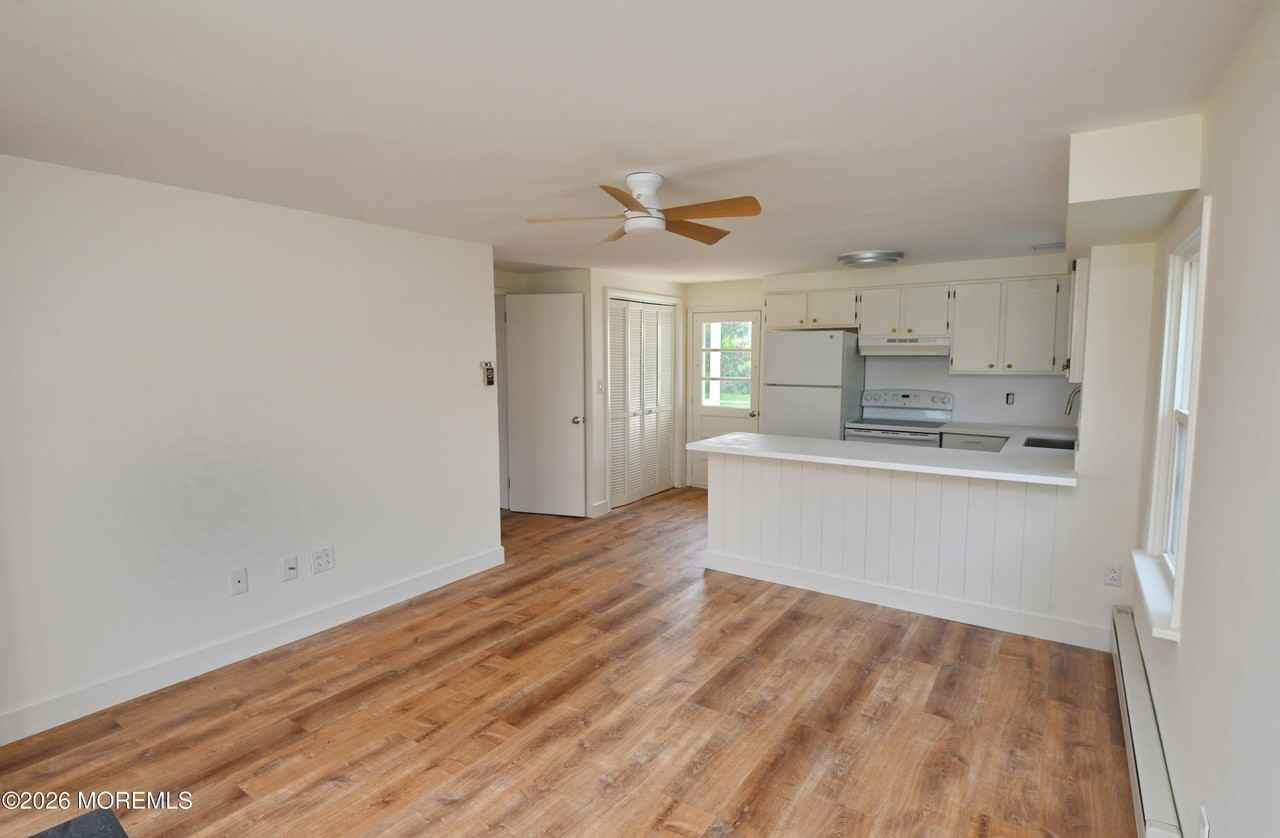 704 Mount Pl - Photo 4 of 10
