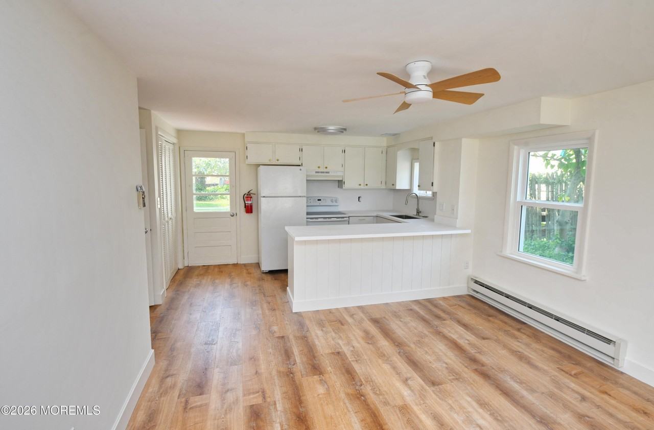 704 Mount Pl - Photo 5 of 10