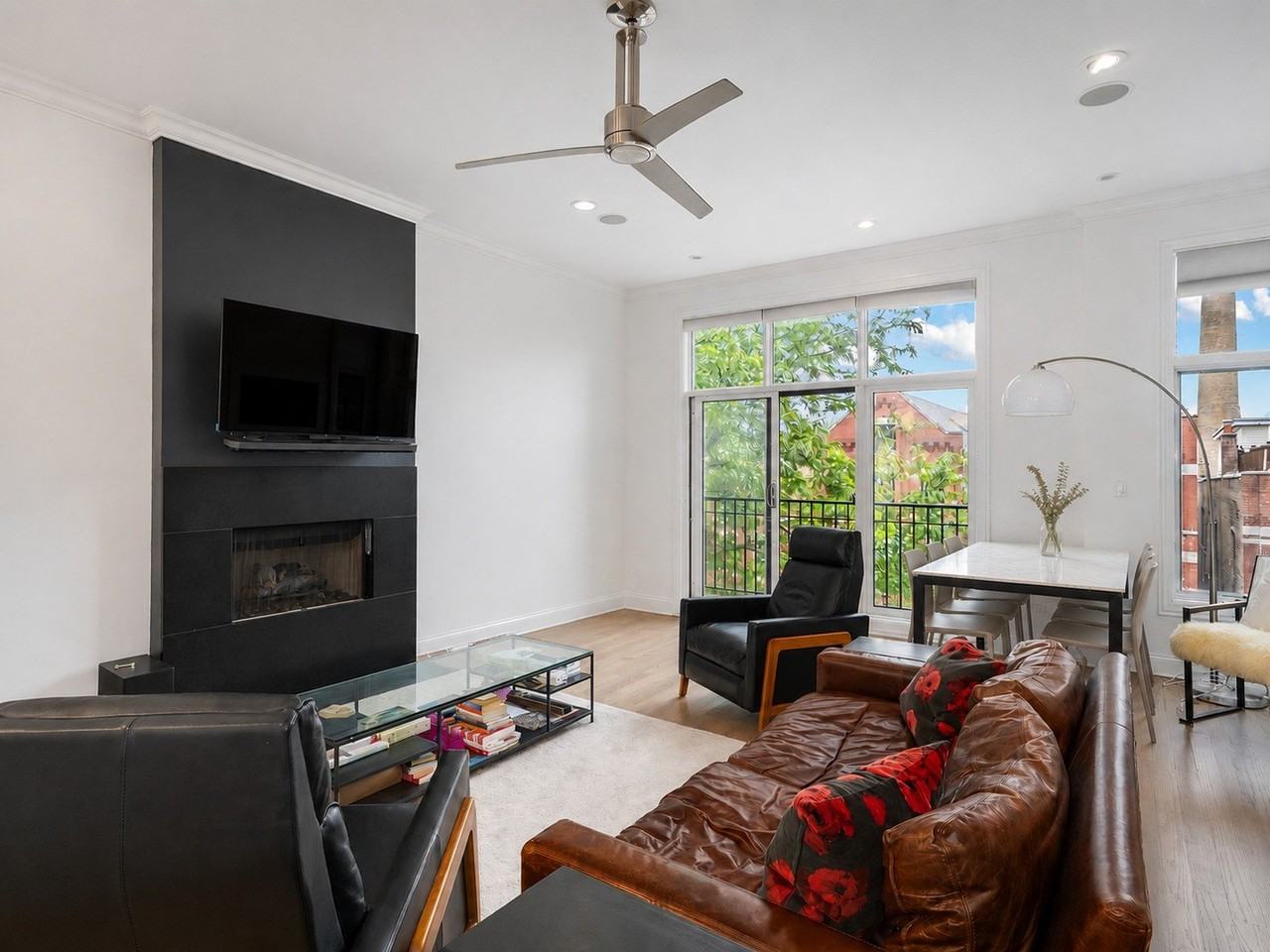 1113 N Hermitage Ave #3 - Photo 3 of 19