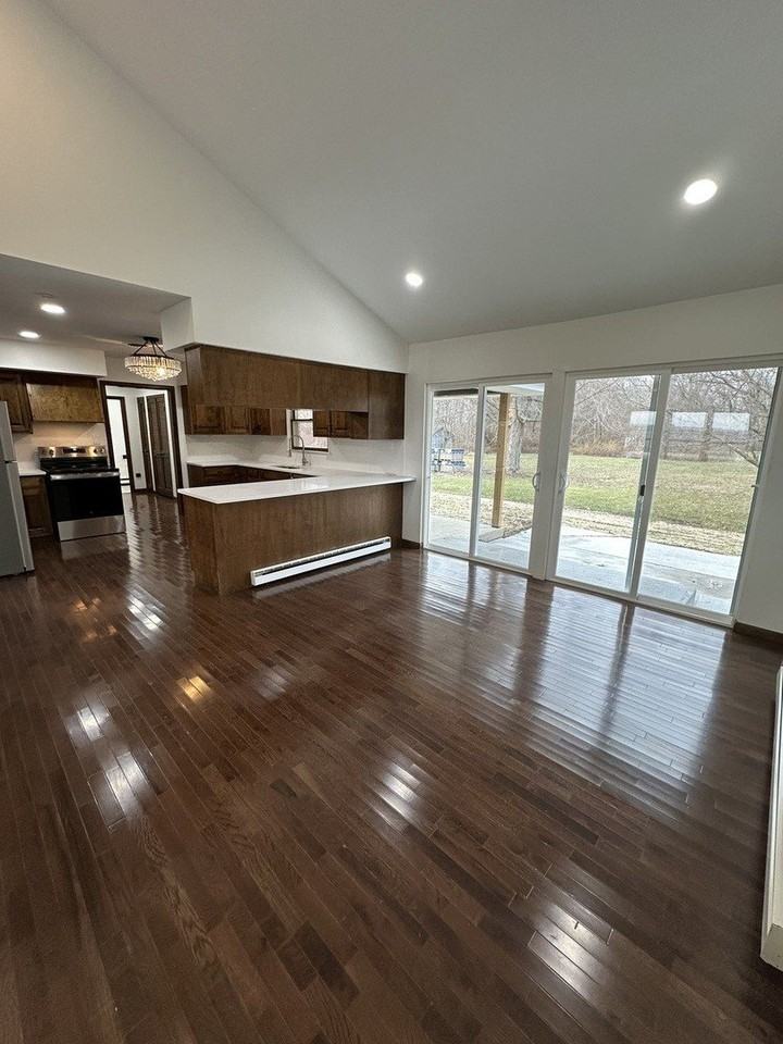 60 W Dupont Rd - Photo 5 of 22