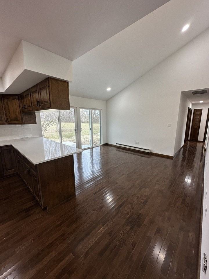 60 W Dupont Rd - Photo 6 of 22