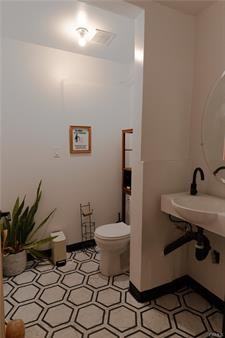 2172 Pacific Ave - Photo 7 of 22