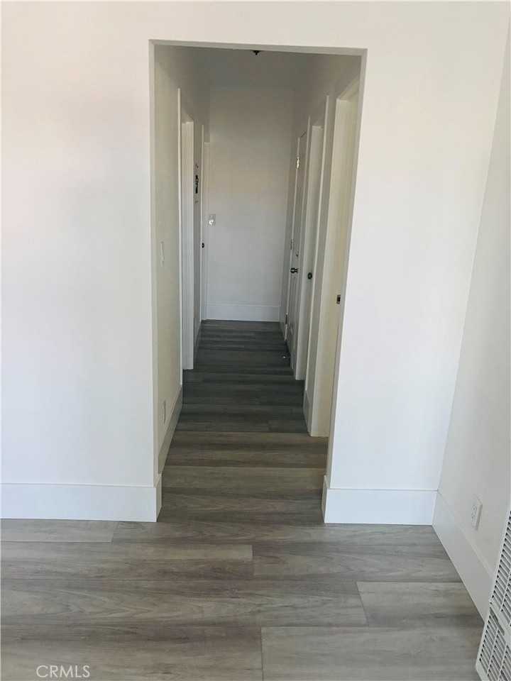 1917 E 4th St - Photo 6 of 20