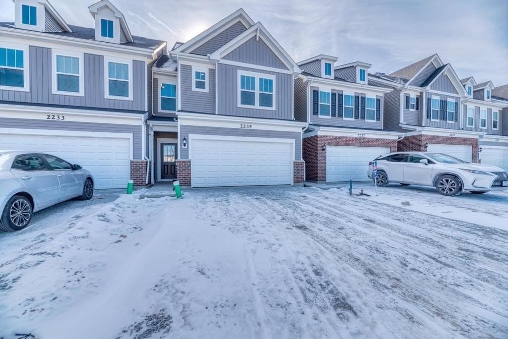 2235 Horseshoe Cir #2235 - Photo 2 of 30