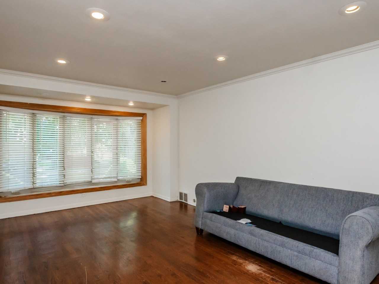 3719 W 81st Pl - Photo 3 of 8