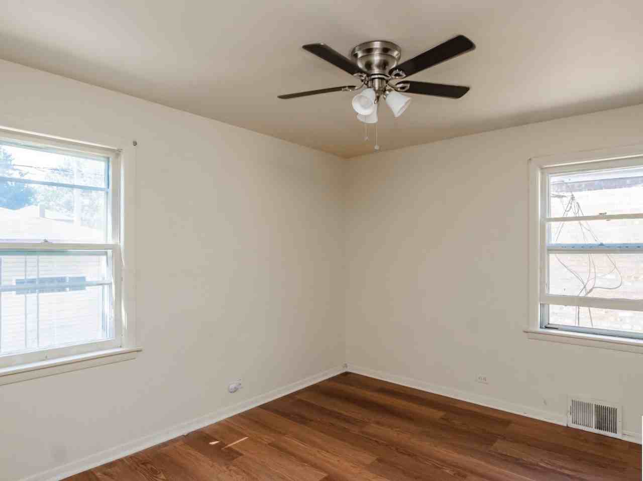 3719 W 81st Pl - Photo 4 of 8