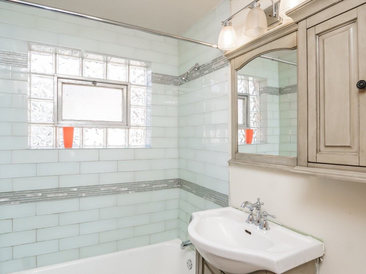 3719 W 81st Pl - Photo 5 of 8
