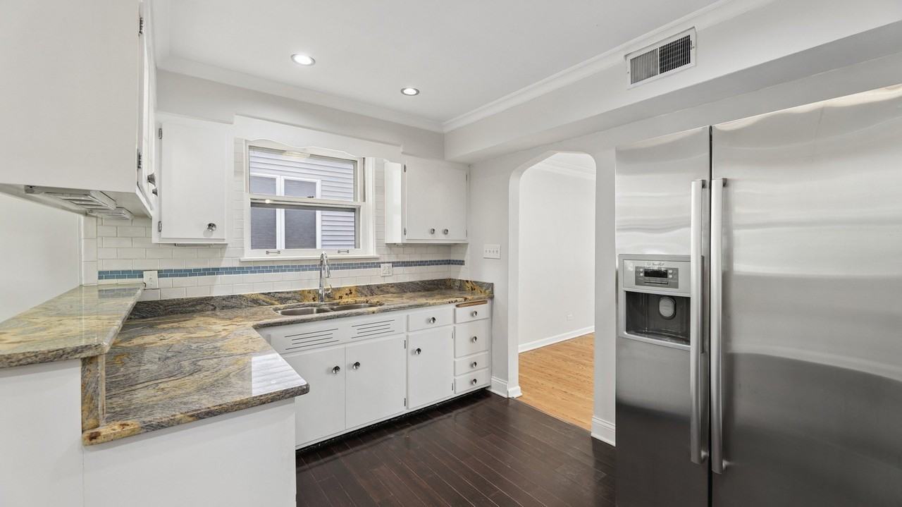893 S Poplar Ave - Photo 6 of 17
