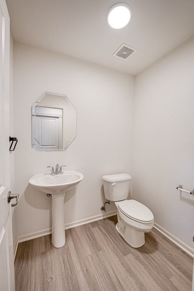2945 Showplace Dr - Photo 5 of 31