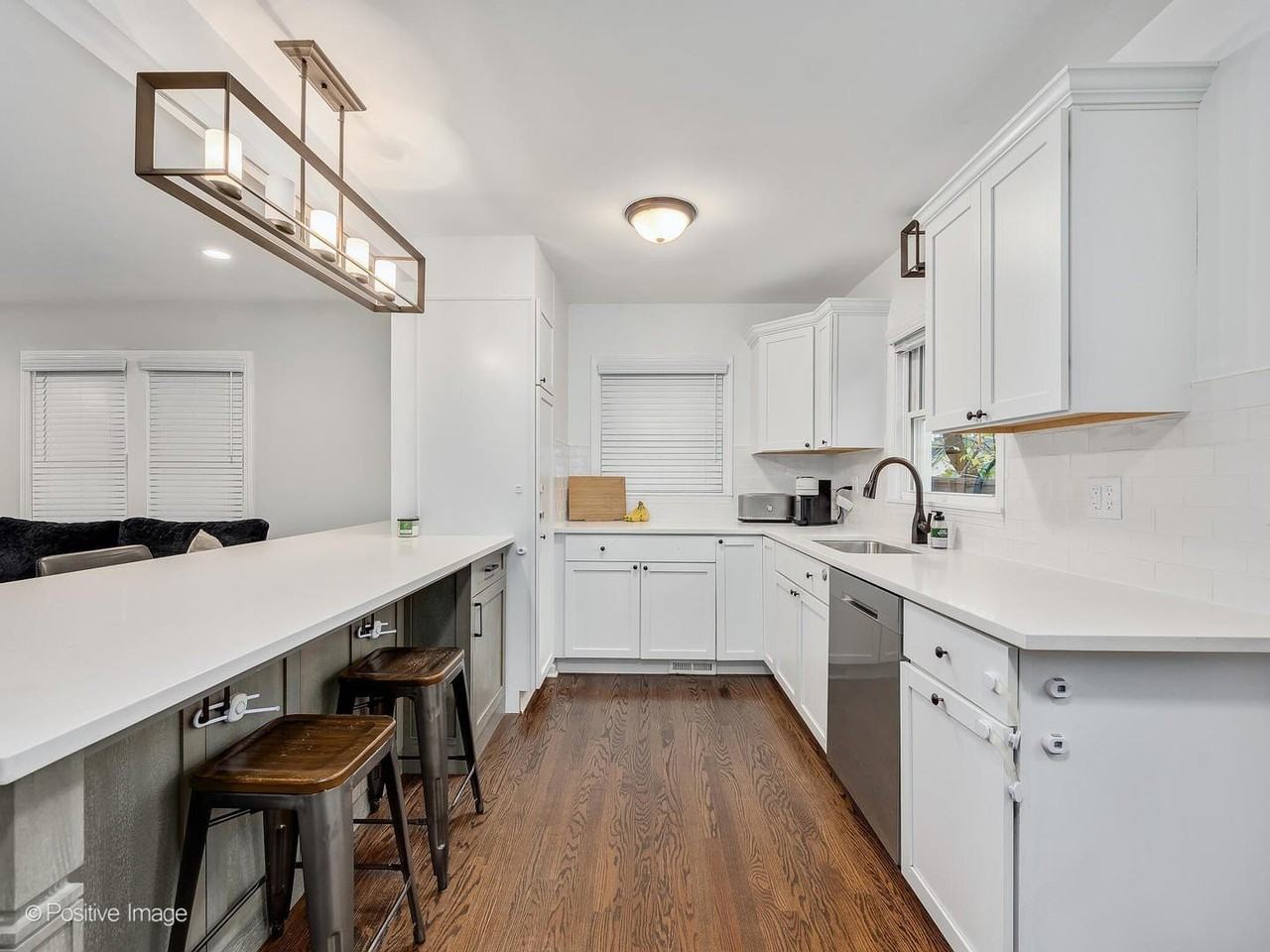 4224 Main St - Photo 4 of 16