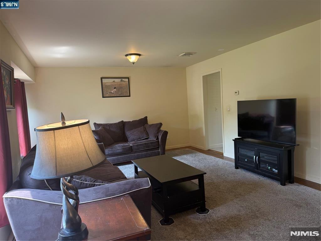 449 Lawrence St - Photo 4 of 14